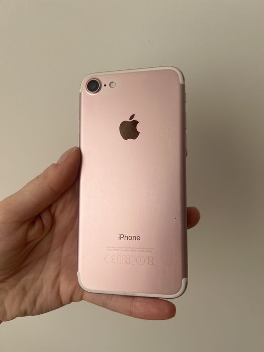 Продам айфон 7 на запчастини