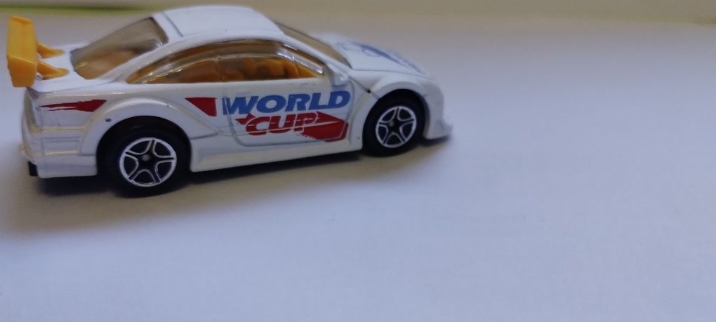 Matchbox opel calibra z 1996 r