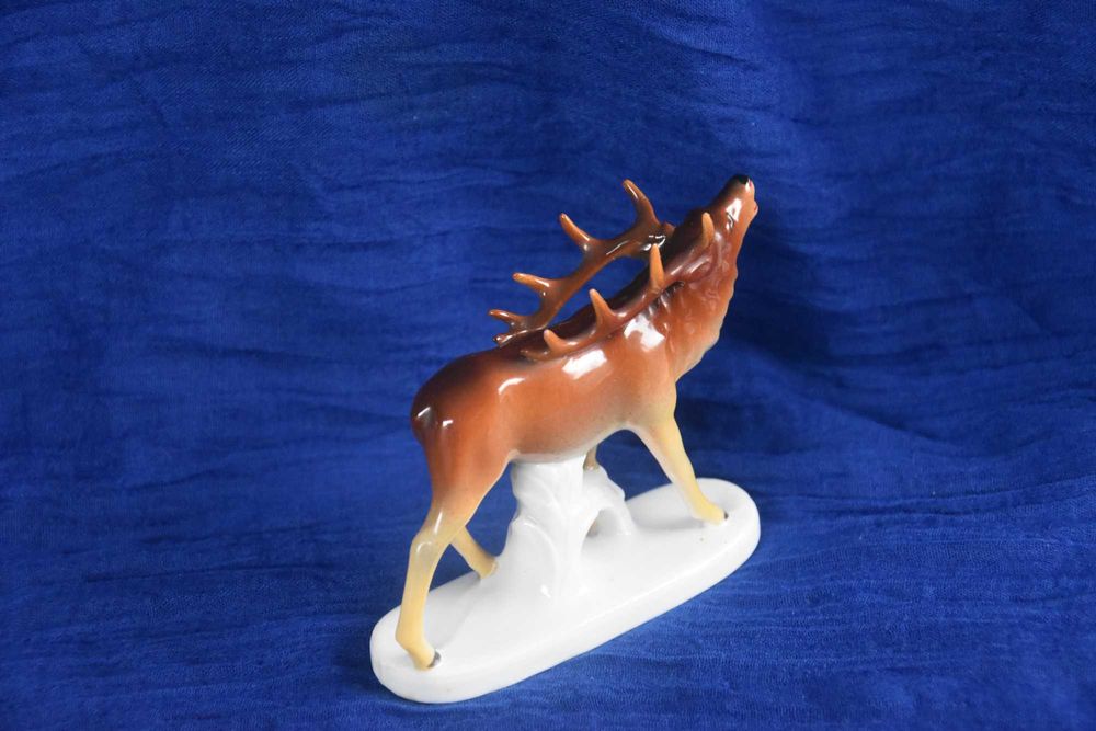 Figurka jeleń na rykowisku fabrykaWeiß, Kühnert&Co Grafenthal 1900 rok