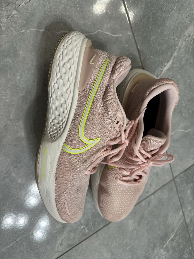 Жіночі кросівки US 9 (26см) NIKE WMNS zoomx invincible run fk ОРИГІНАЛ