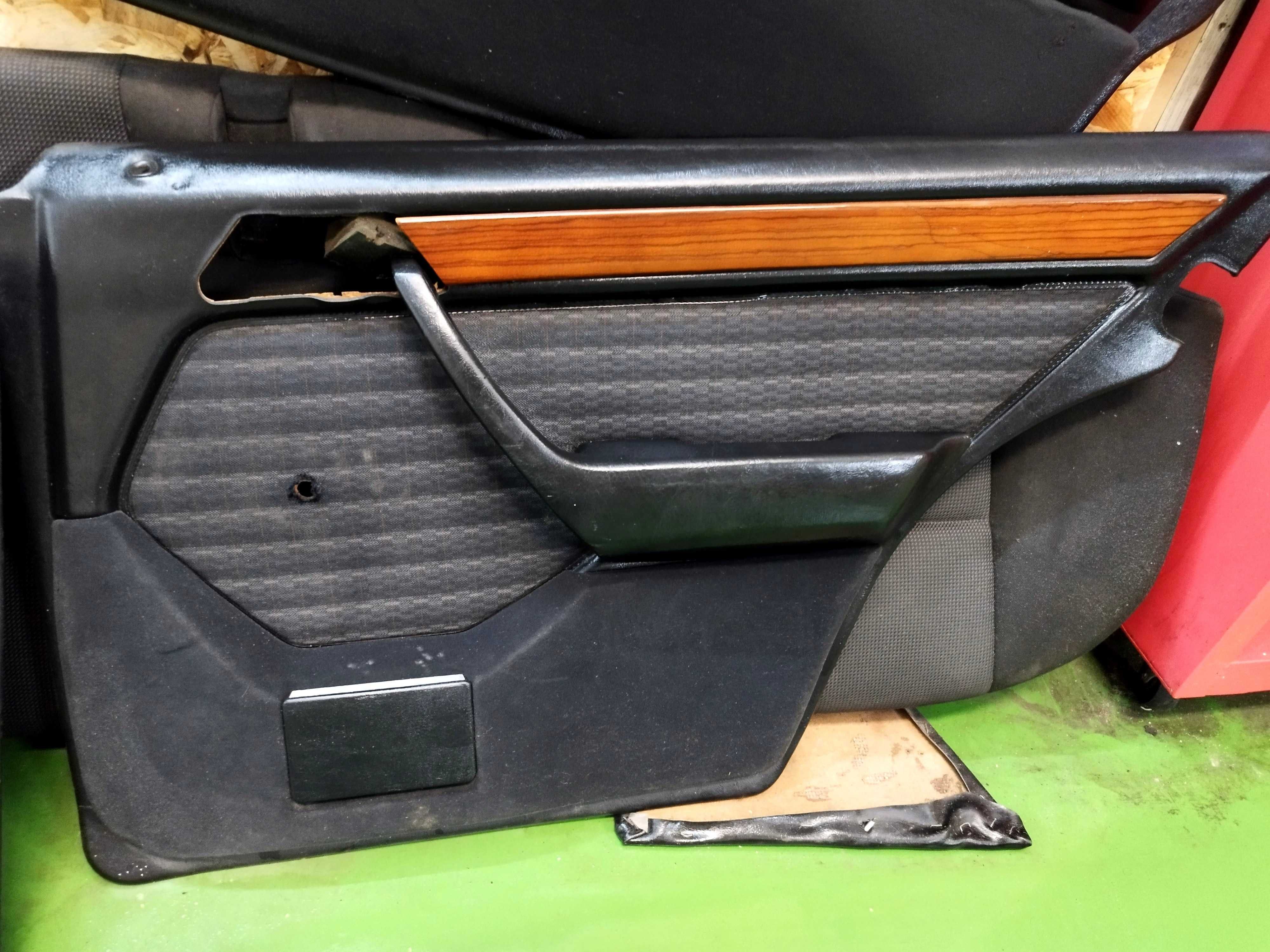 ## Mercedes W124 / E-klasa ## Boczki drzwi /tapicerki kmpl ## Drewno