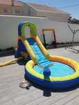Vendo Insuflável escorrega e  piscina