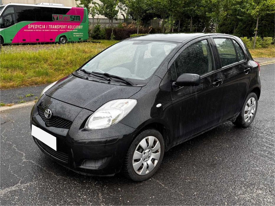 Toyota Yaris, 1,3 , mały przebieg 130 tyś km.  5-d, klima, 6 biegów