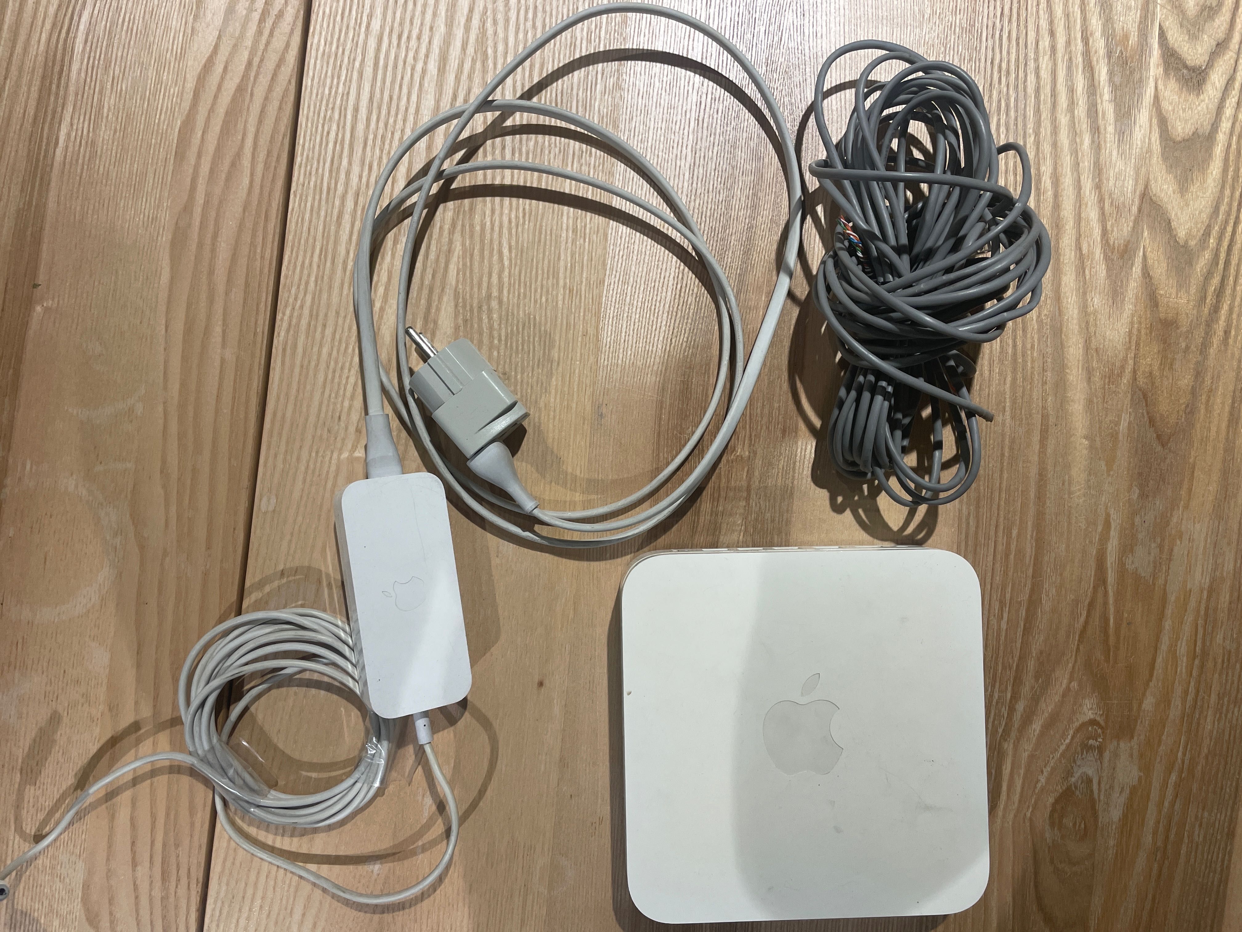 Wi-Fi Роутер Apple A1408 AirPort Extreme Base Station 5-е пок