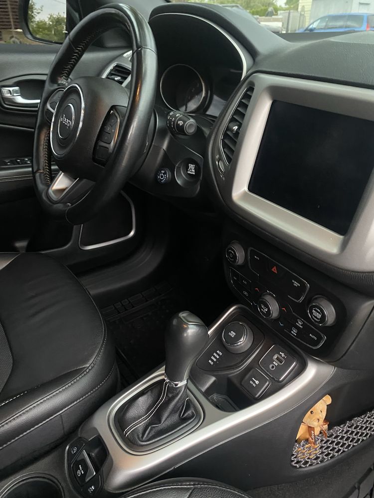 Jeep compass 80th