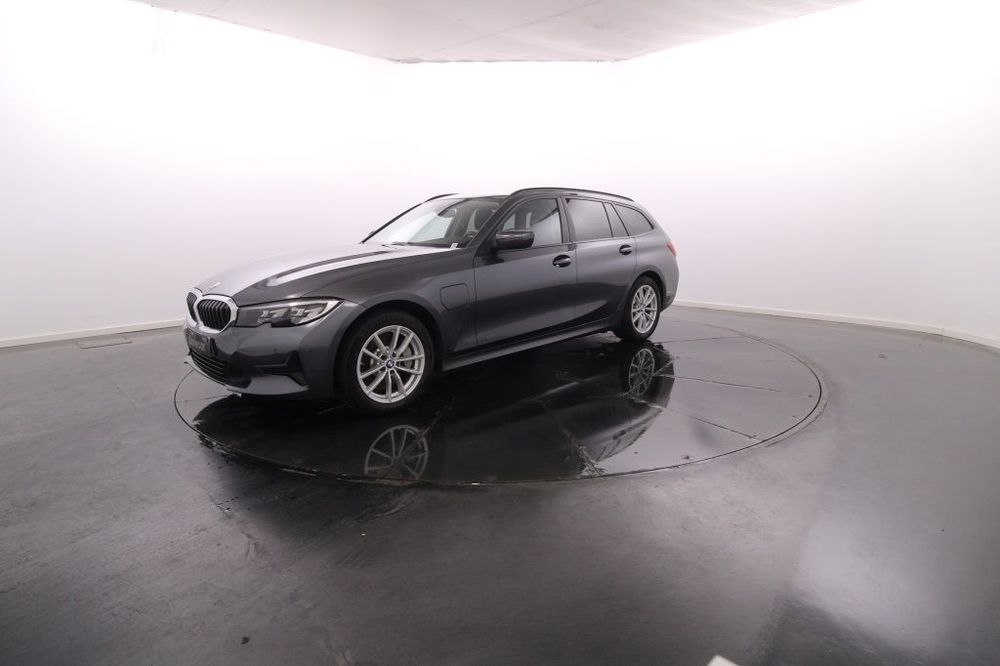 BMW 330 e Touring Auto