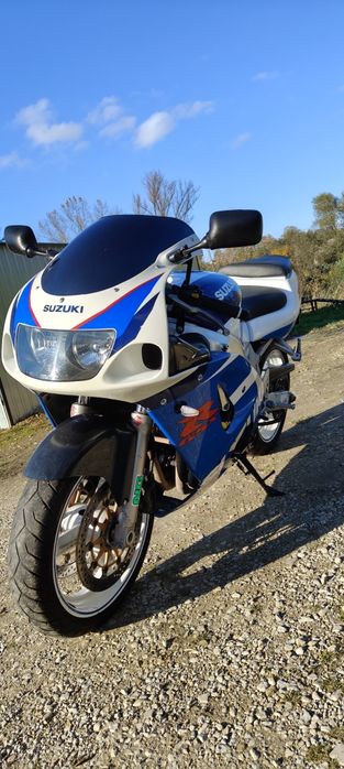 Suzuki gsxr 600 srad