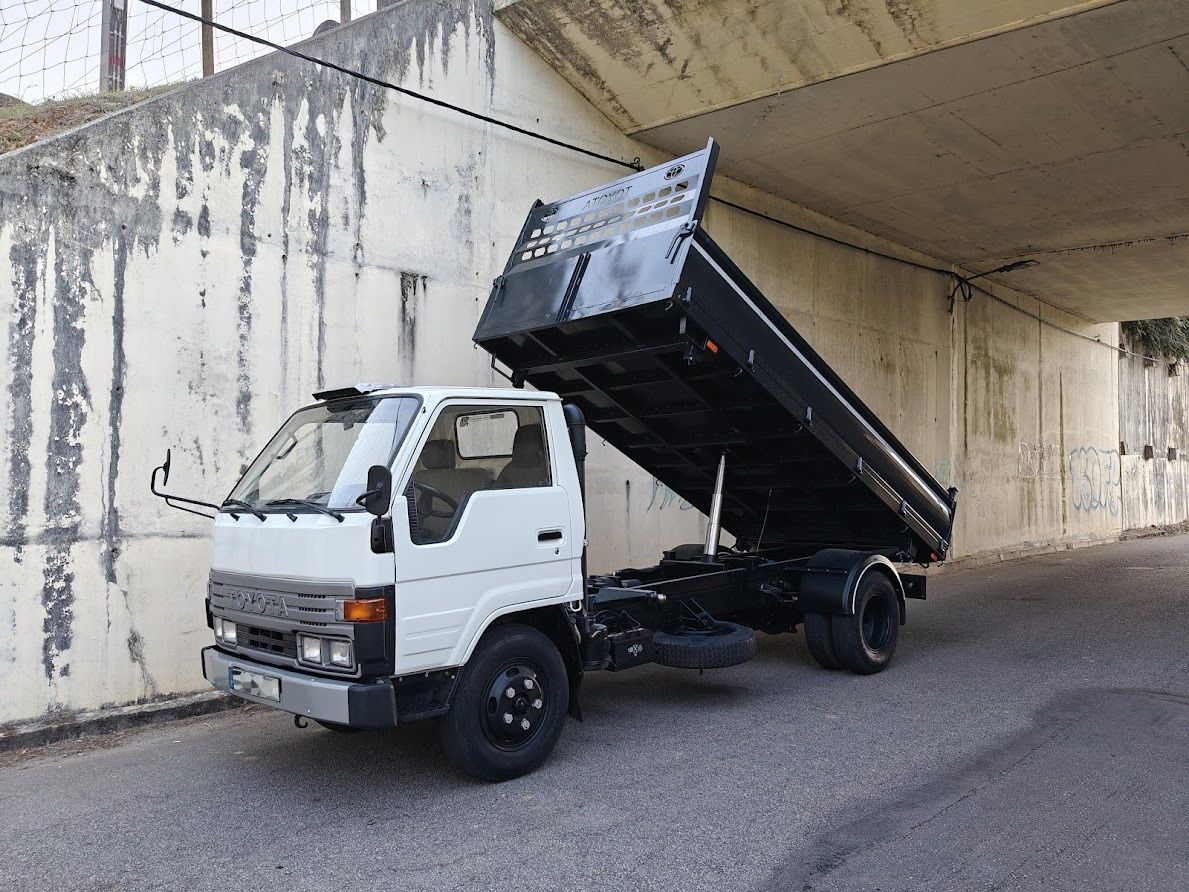 Toyota dyna 250 ligeira basculante com direção assistida