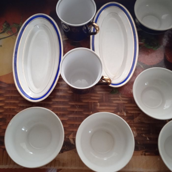 Продам старий посуд.