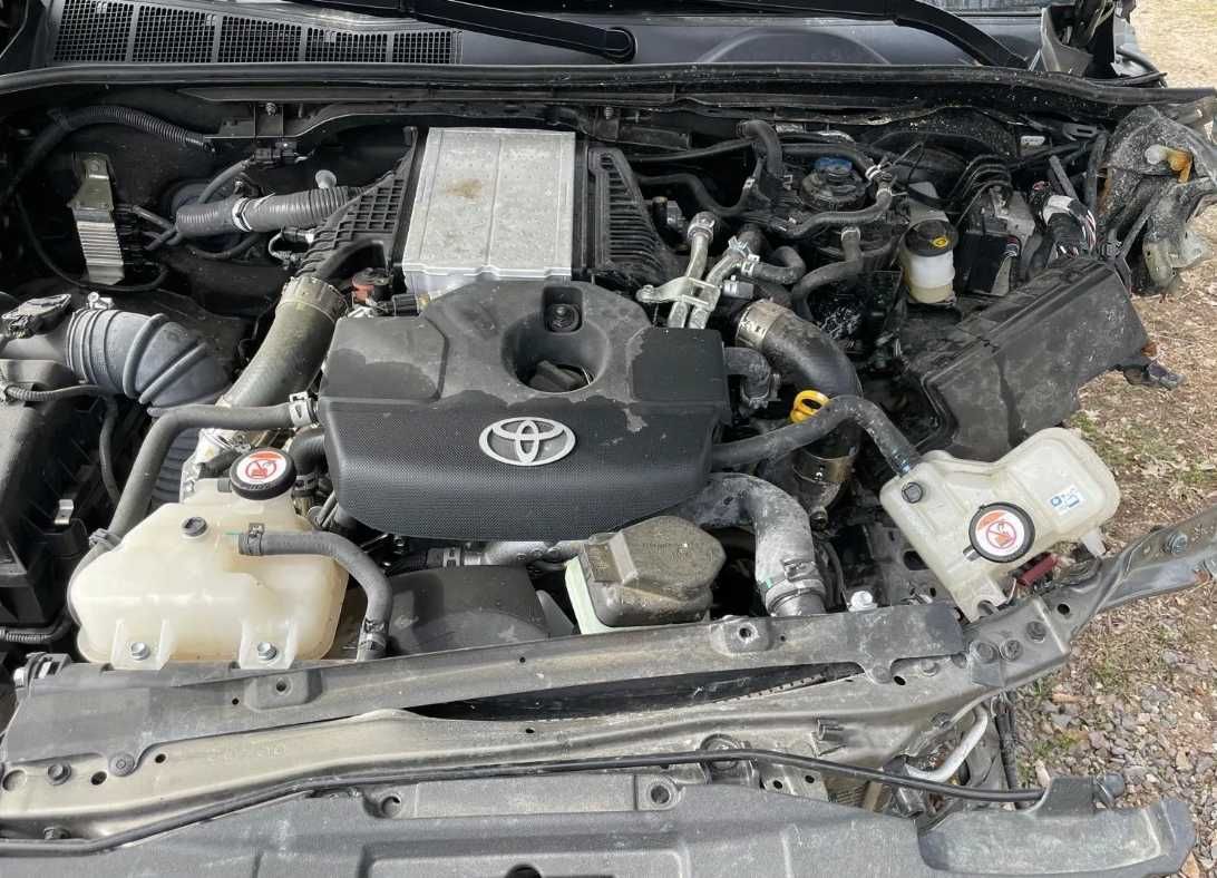 Разборка Toyota Hilux бампер