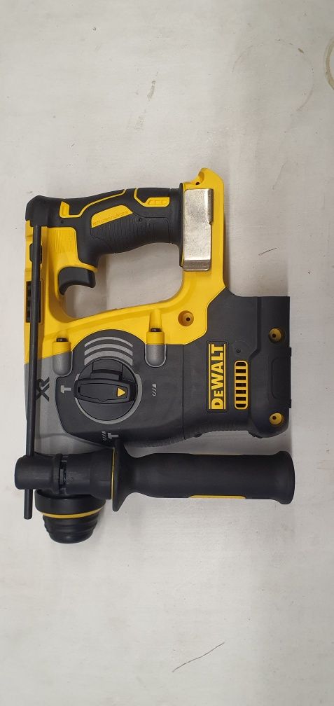 DEWALT DCH273N 3-funkcyjna Młotowiertarka 18V XR Gratis zestaw bitów