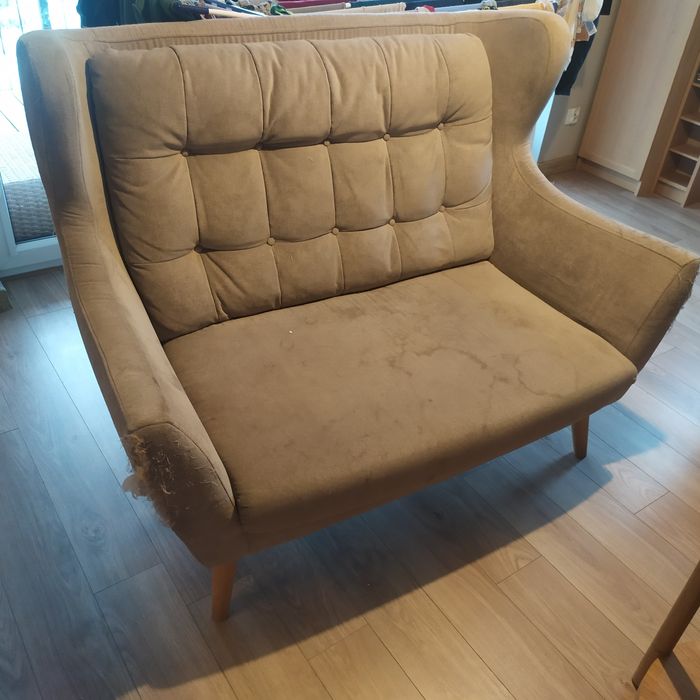 Krótka kanap z wysokim oparciem