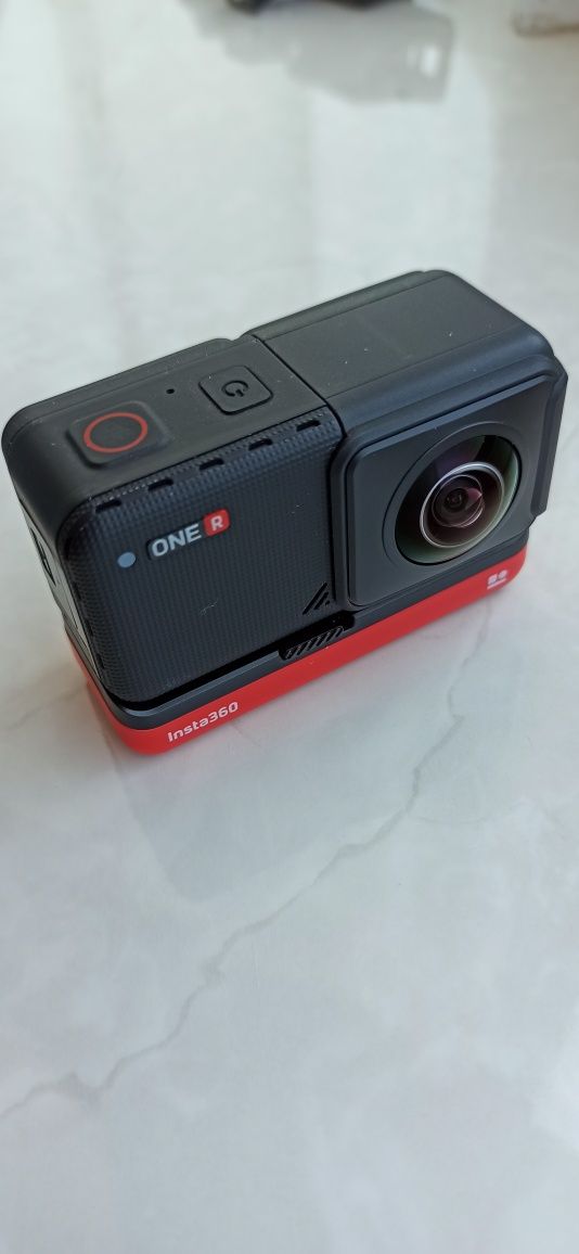 Камера insta 360 ONE R, twin edition, стан нової