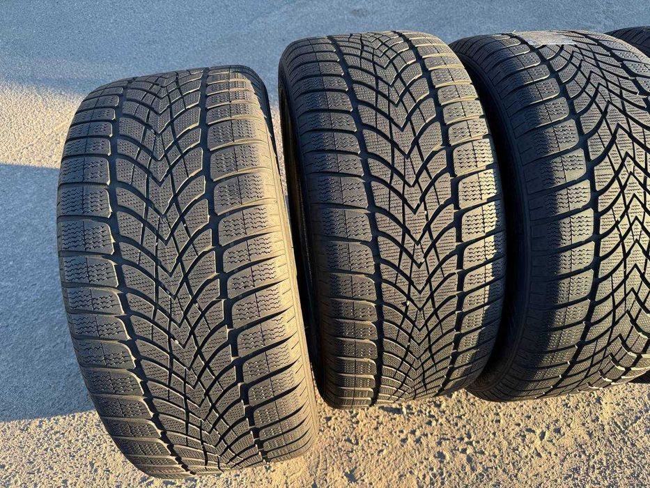 Шини зима 295/40/R20 Dunlop Winter Sport 4D