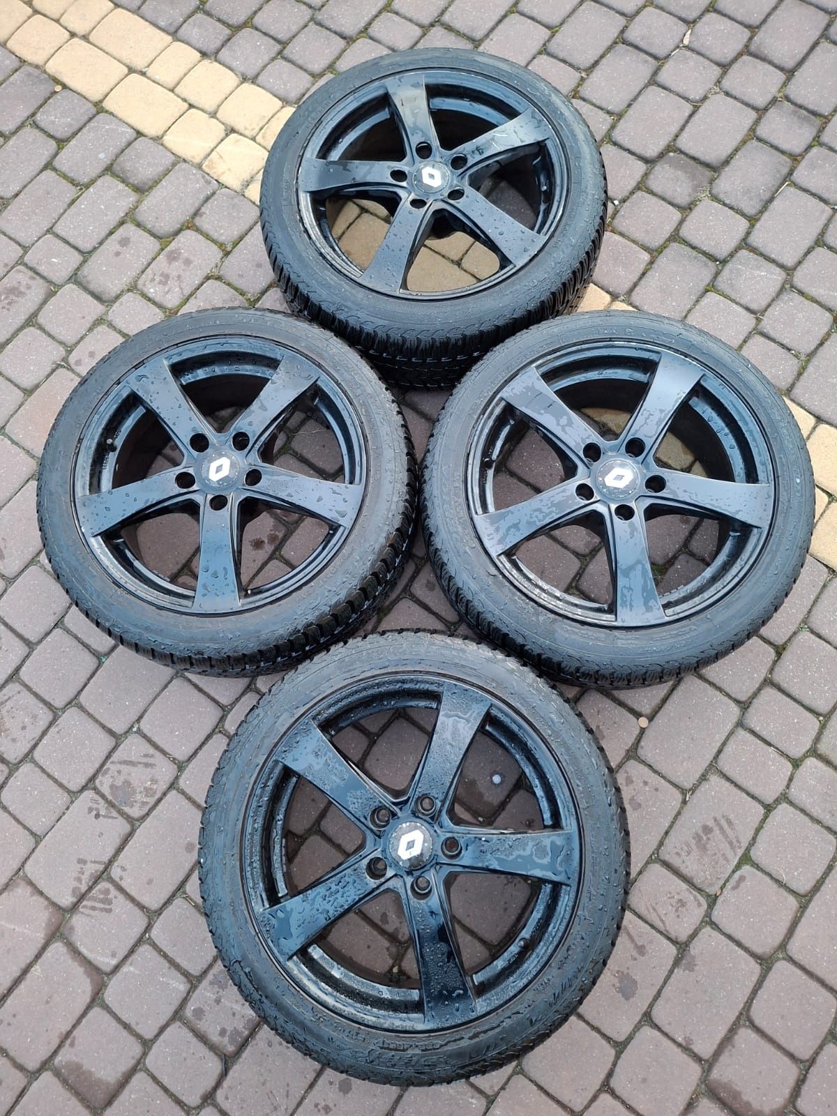 Felgi aluminiowe opony zimowe 225/45 R 17. Renault Megane rs GT Clio