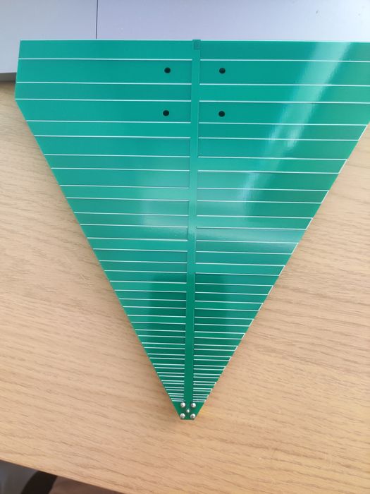 Антена 600 - 6000 МГц, 50 Вт, 6-7 dBультраширокосмугова логоперіодична