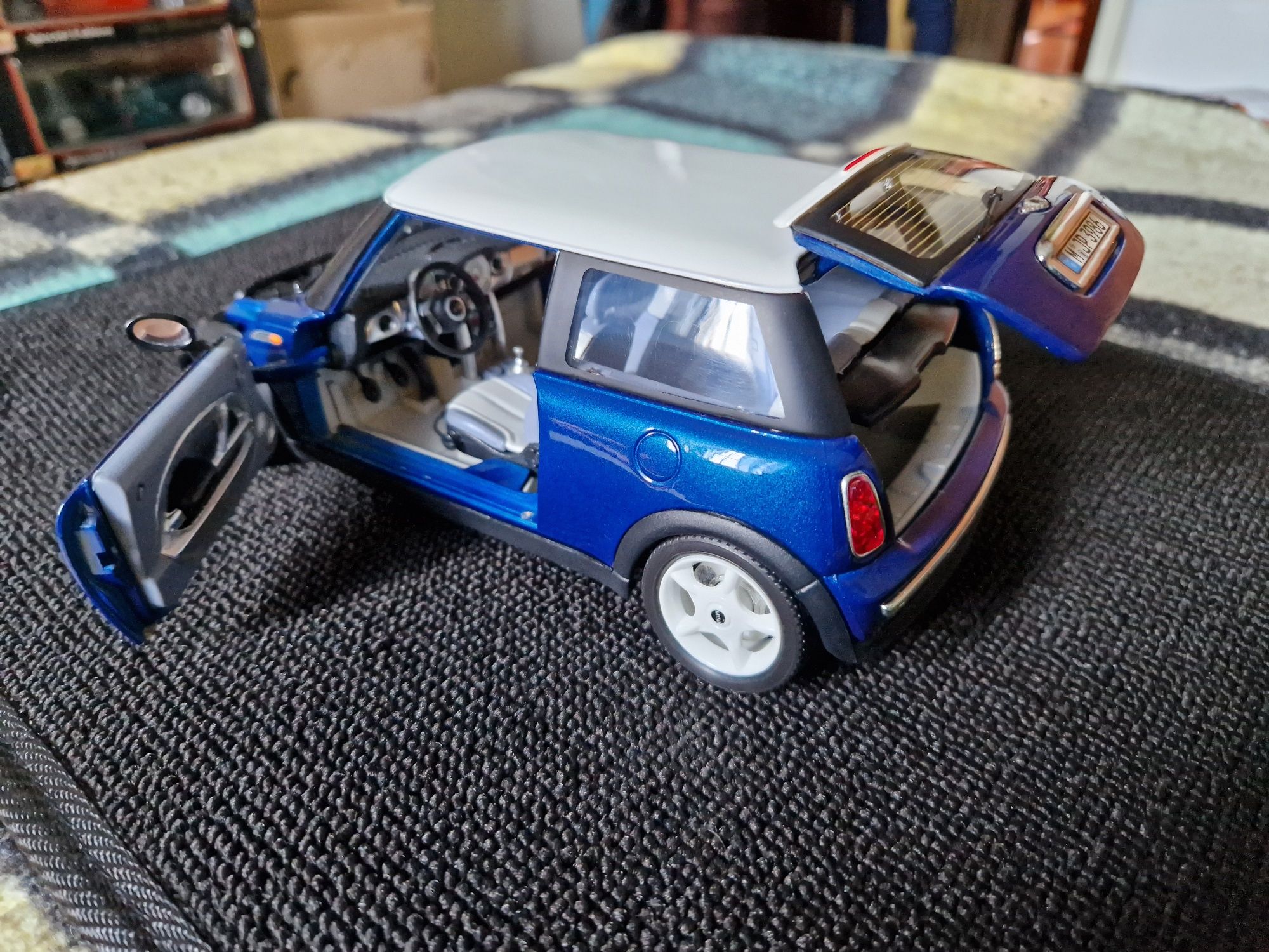 Mini cooper s bburago 1/18