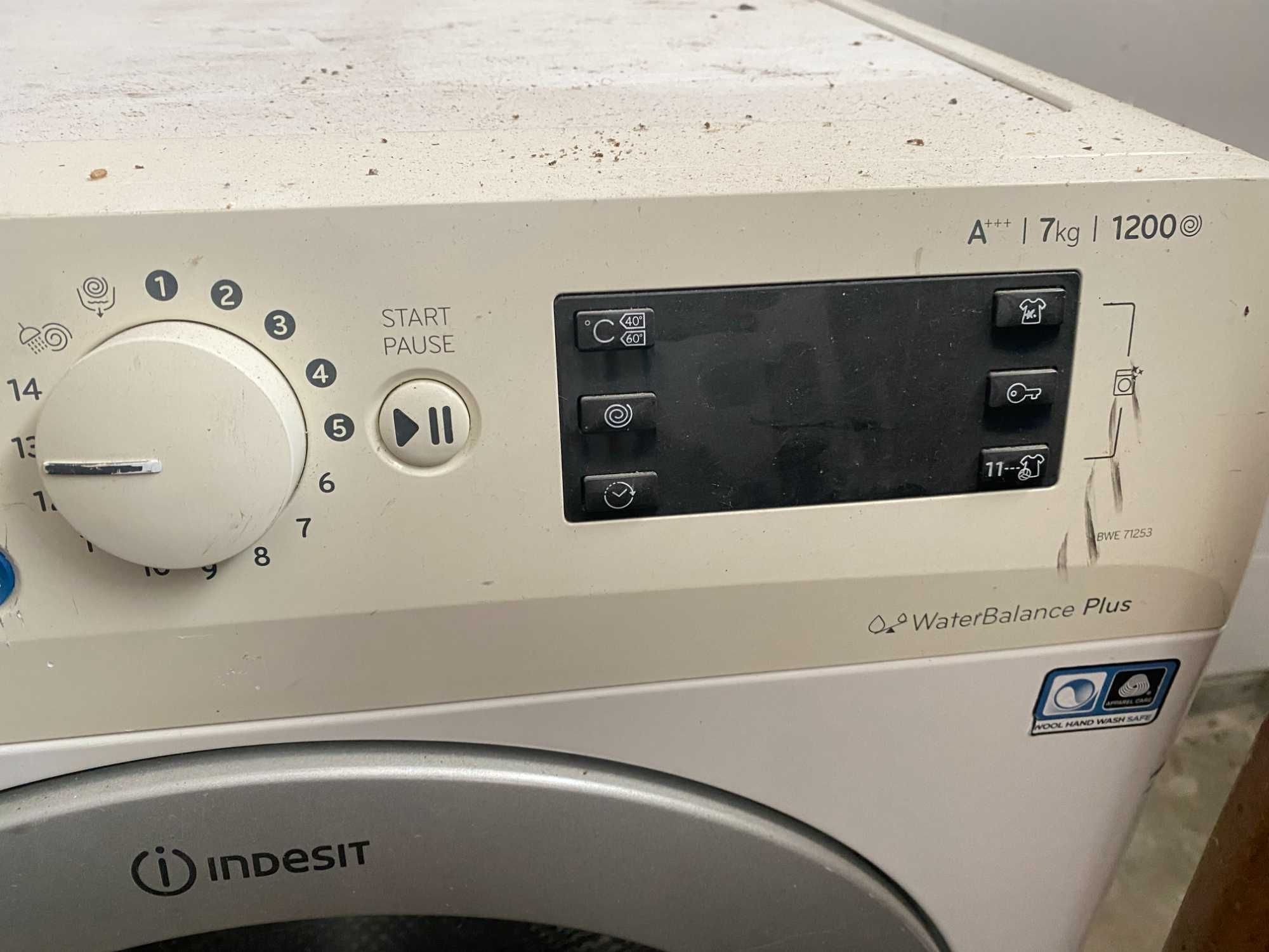 INDESIT Water Balance Plus 7kg BWE 71253 — Máquina lavar roupa