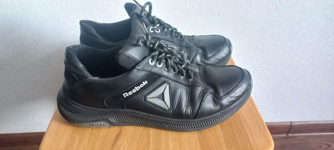 Продам кросівки Reebok