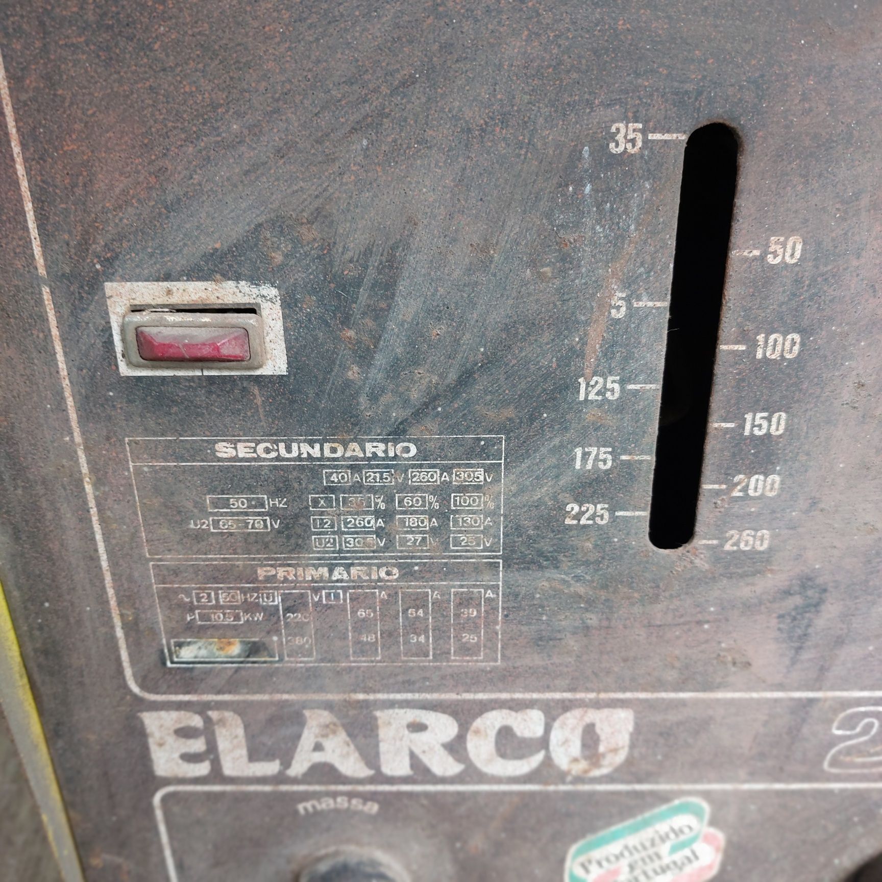 Maquina de soldar com pouco uso