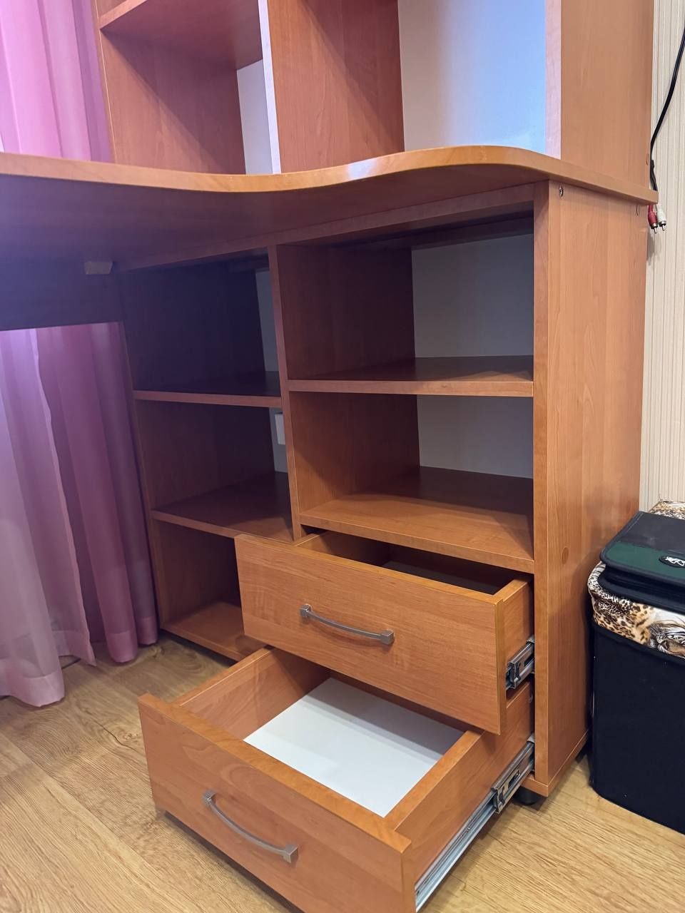 Меблі для школяра або офіса, кабінету