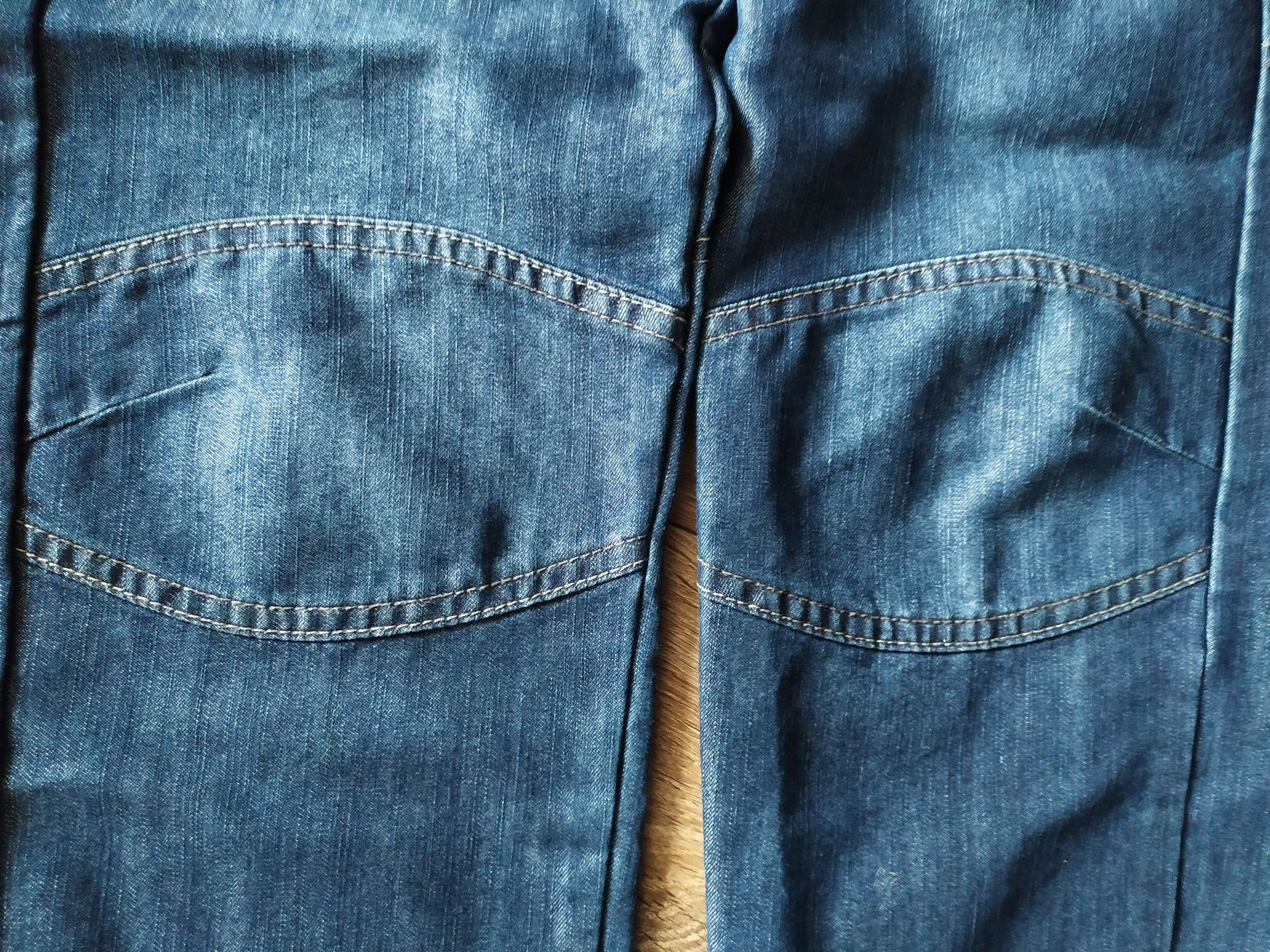 Spodnie dżinsy jeansy na gumce wiek 9 lat