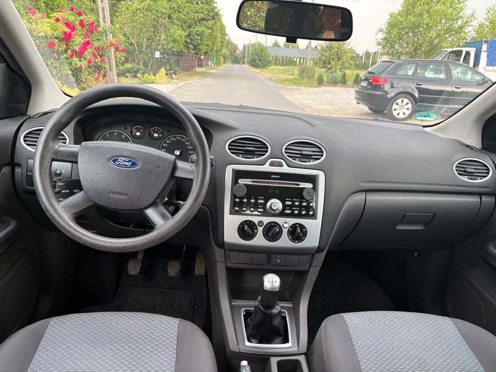 Ford Focus_2005r_1.8 benzyna_Hak_Kombi