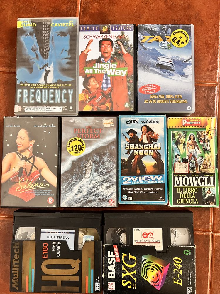 DVDs (filmes) e Cassetes (filmes )