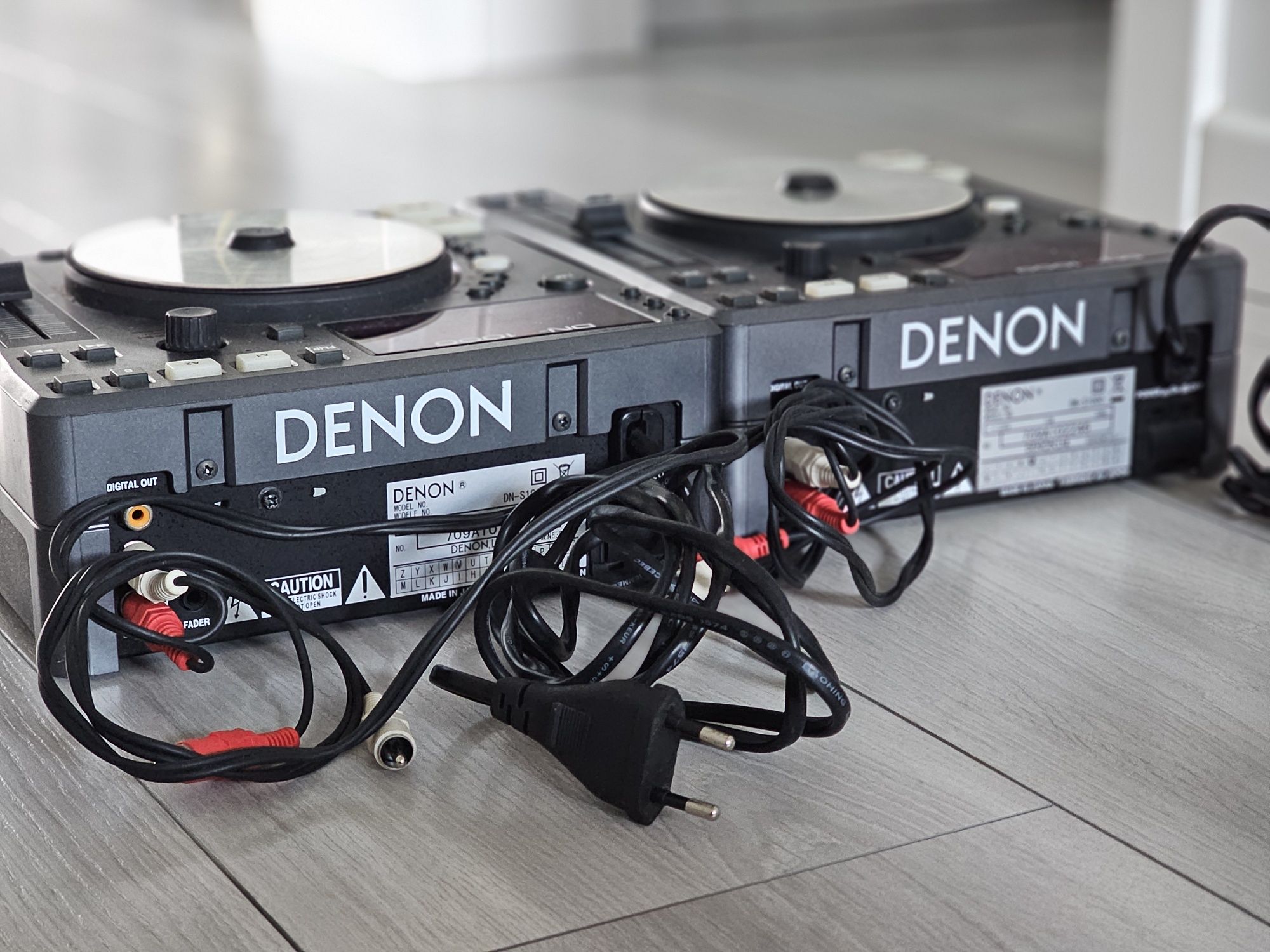 Konsola DJ 2 x DENON DNS-1000 oraz mixer NUMARK DXM06 - świetny stan