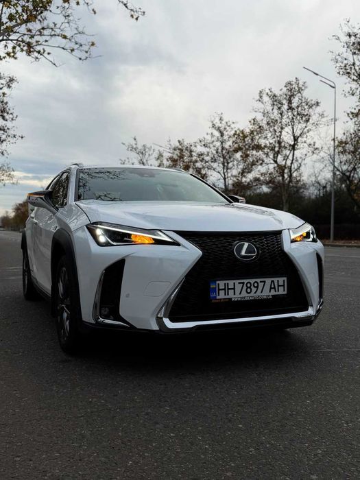 Lexus UX 250H F-SPORT 2021