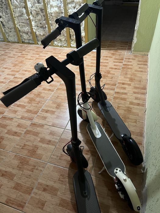 Срочно Xiaomi Mi M365 Electric Scooters