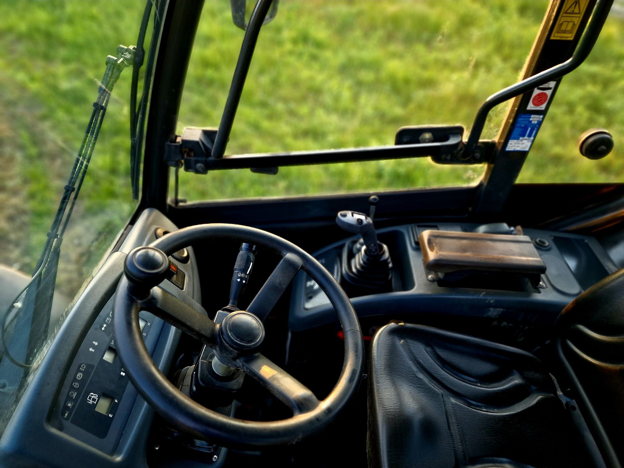 Komatsu WA 80-6 rok 2010 ładowarka kołowa  łamana przegubowa szybkozłą