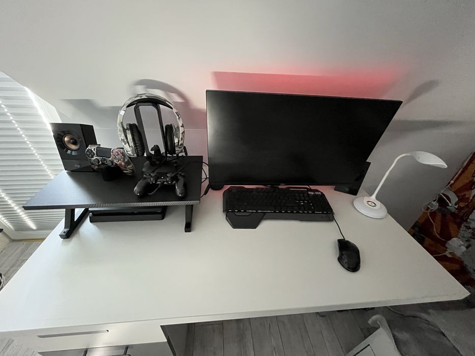 Sprzedam komplet mebli młodzieżowych