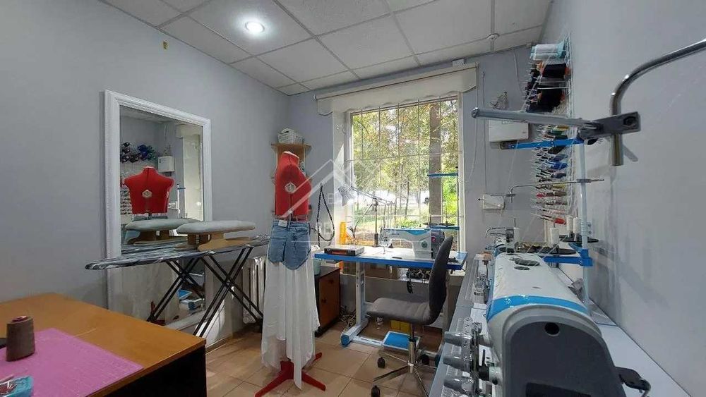 Продаж гарного приміщення під бізнес м-н Ювілейний поряд із ринком