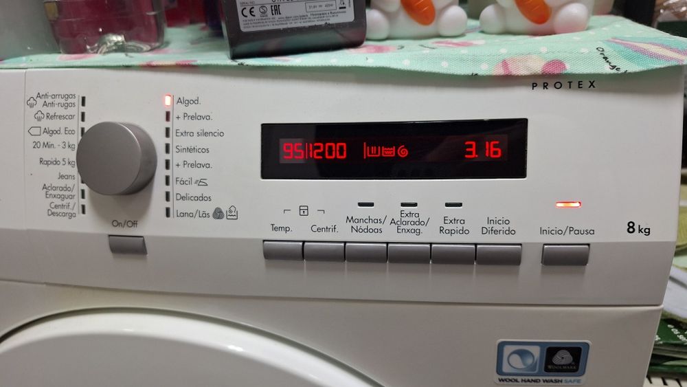 Máquina de lavar AEG