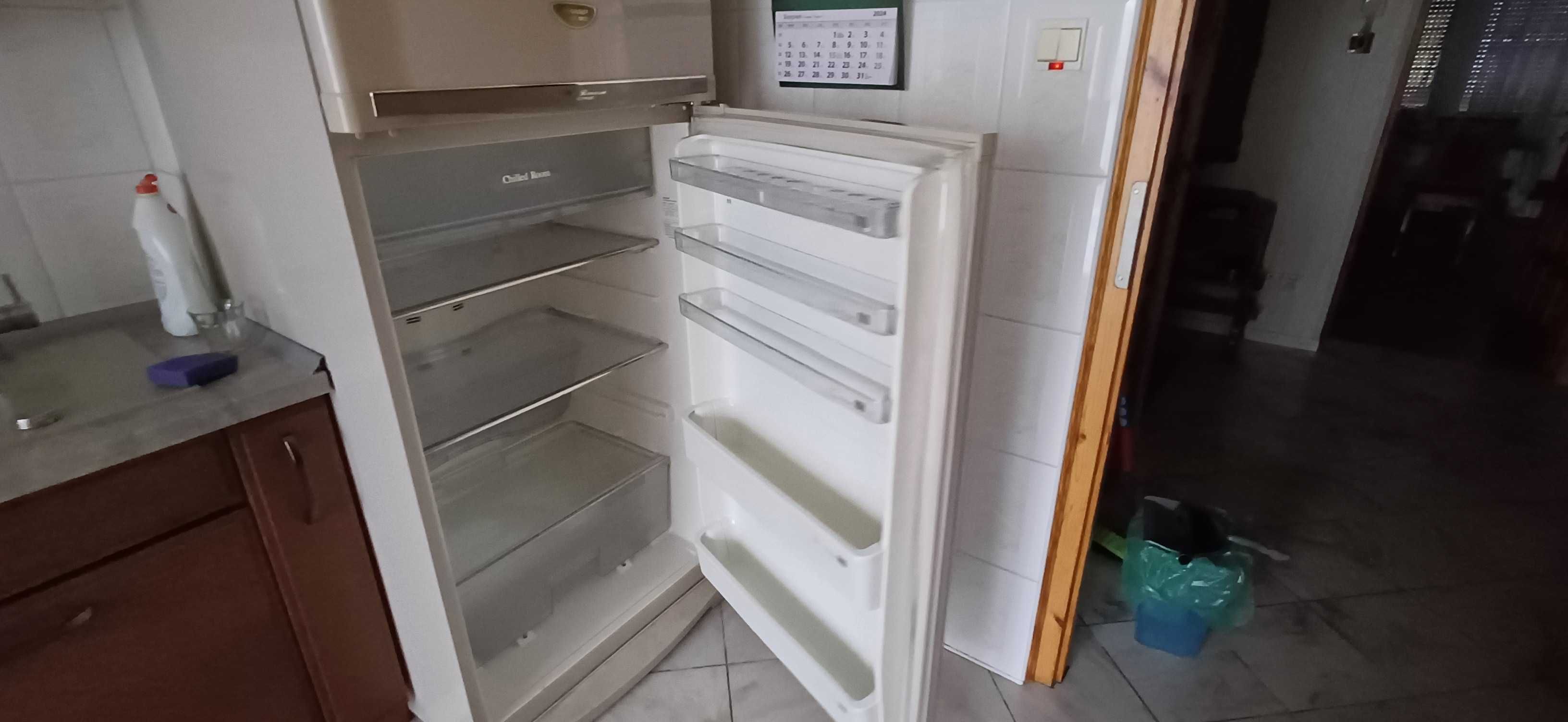 Lodówka SHARP NO FROST - duża, stan idealny