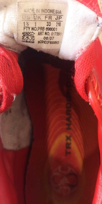 Chuteiras Adidas F10 criança, tam 33