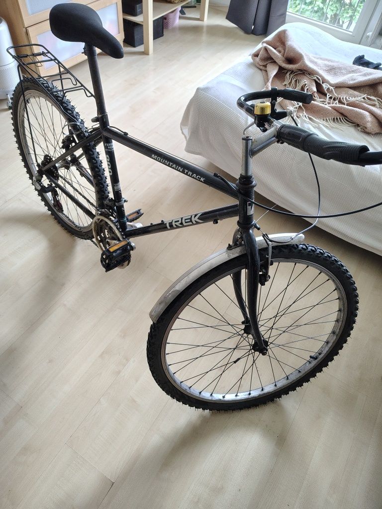 Sprzedam rower, rama Trek (wymaga naprawy).