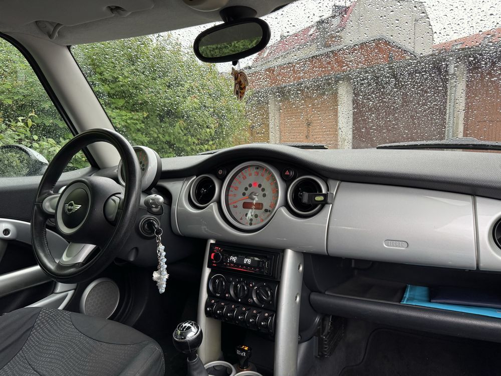 Mini one 1.6 benzyna 2002 rok