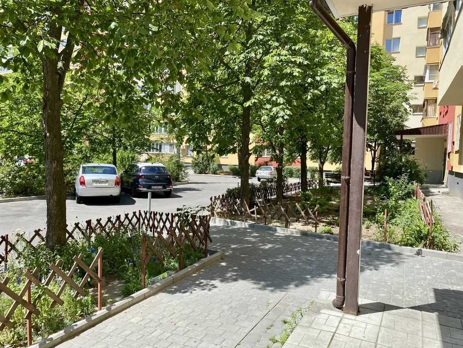 Продам квартиру на жм Парус