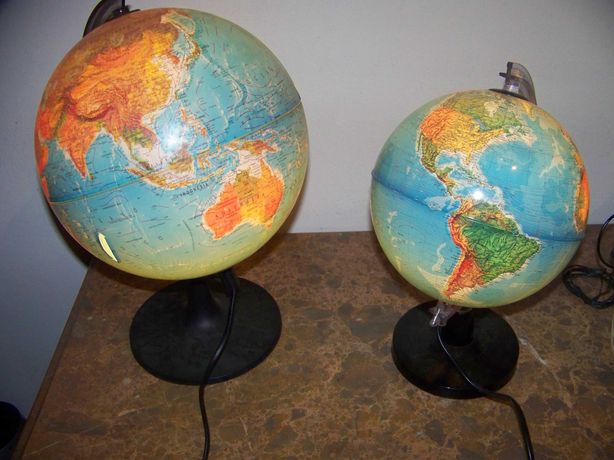 2 candeeiros mapa mundo