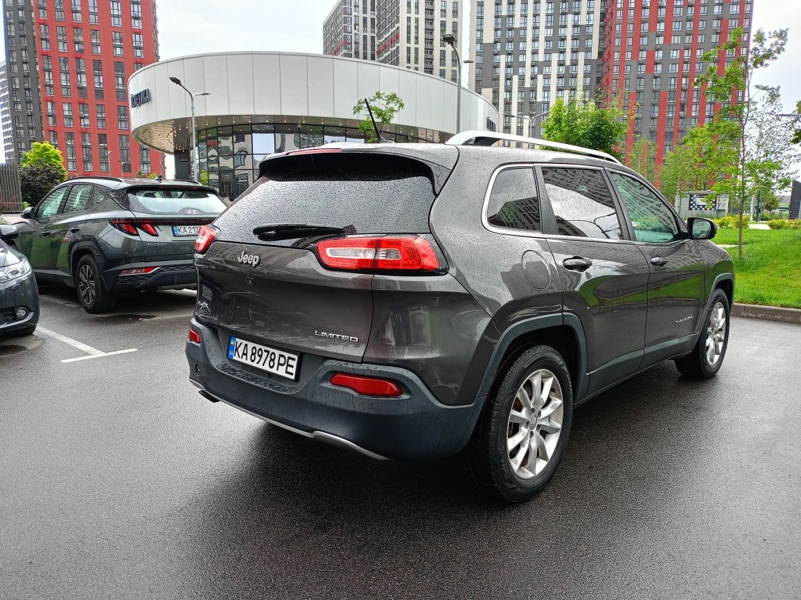 Продаж Jeep Cherokee 2,4 комплектація Limited