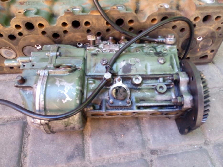 двигун Mercedes OM366 6.0 по запчастинах ГБЦ ТНВД корпус картер