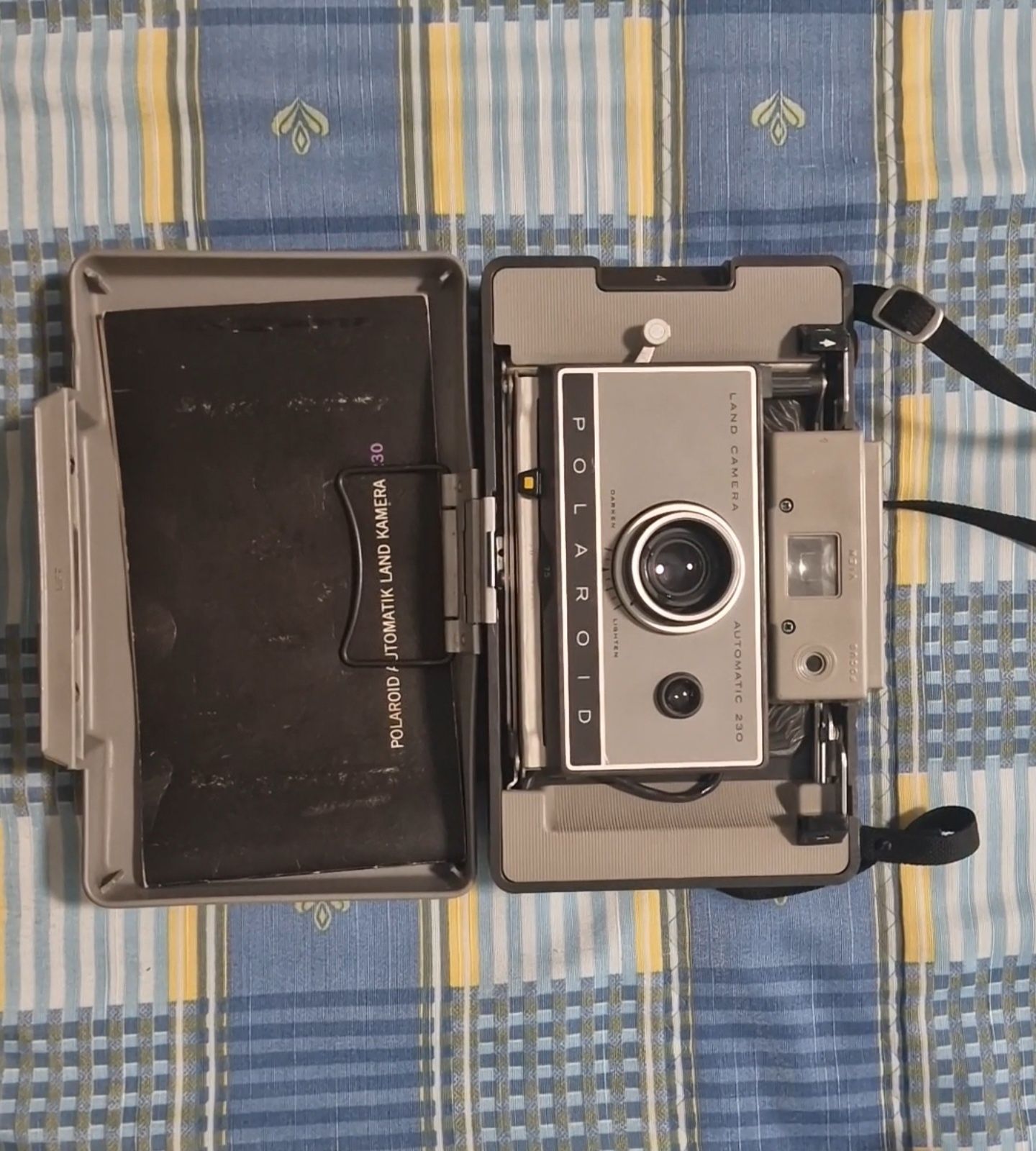 Polaroid Land Câmera Automatic 230
