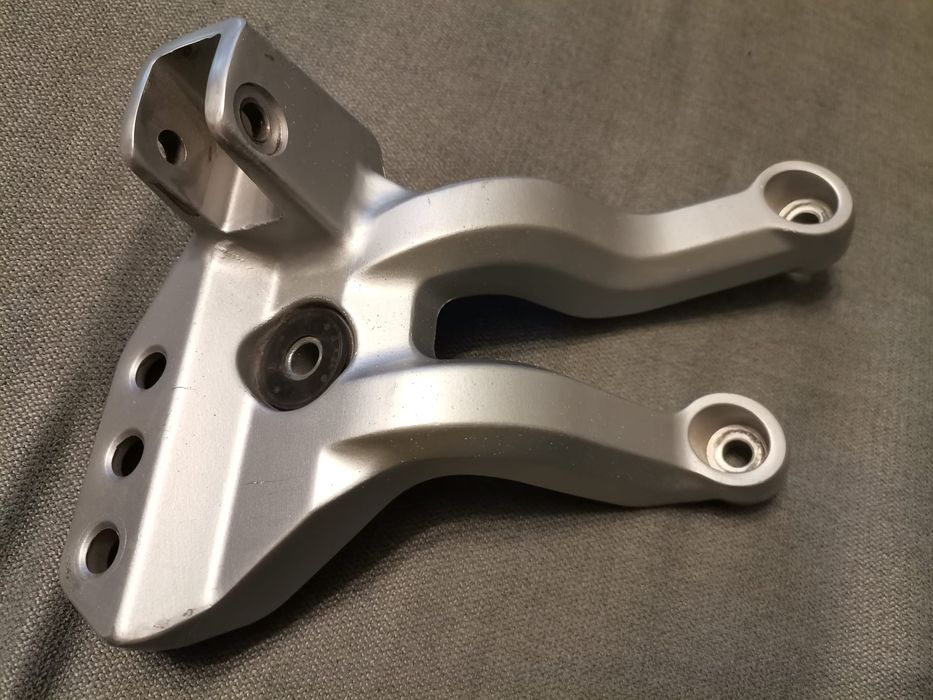 Suzuki DL 1000 rok 2002 set pasażera lewy