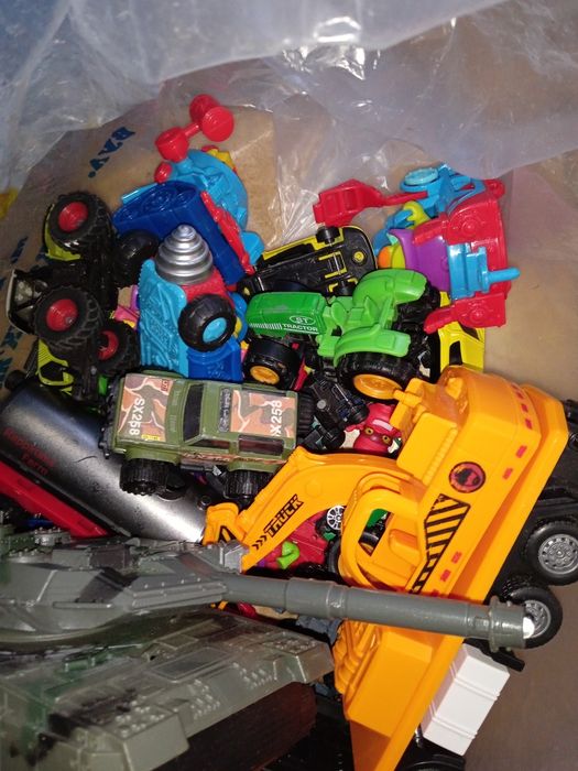 Різні машинки б.у.