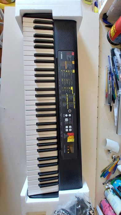 Teclado Digital Yamaha PSR-F52