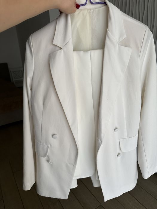 Костюм жіночий.