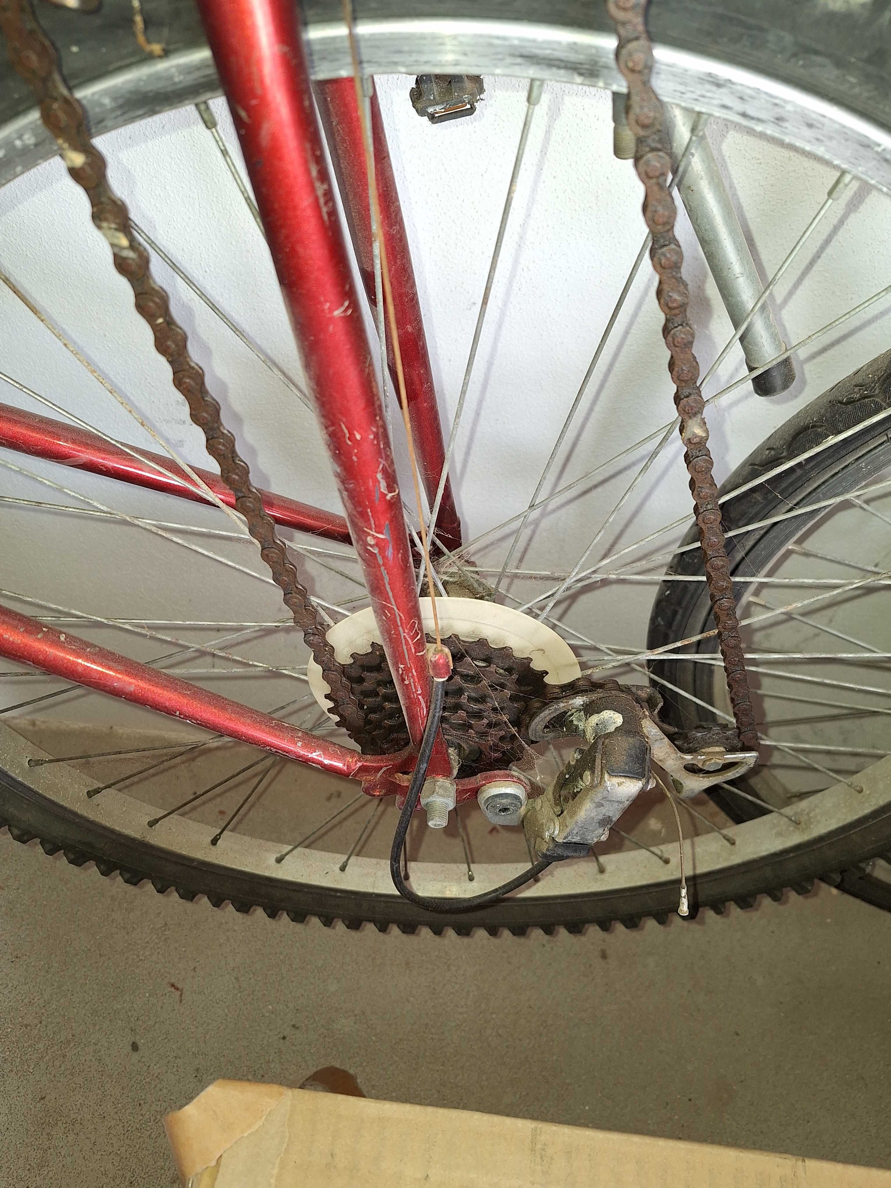Bicicleta de homem e bicicleta de senhora