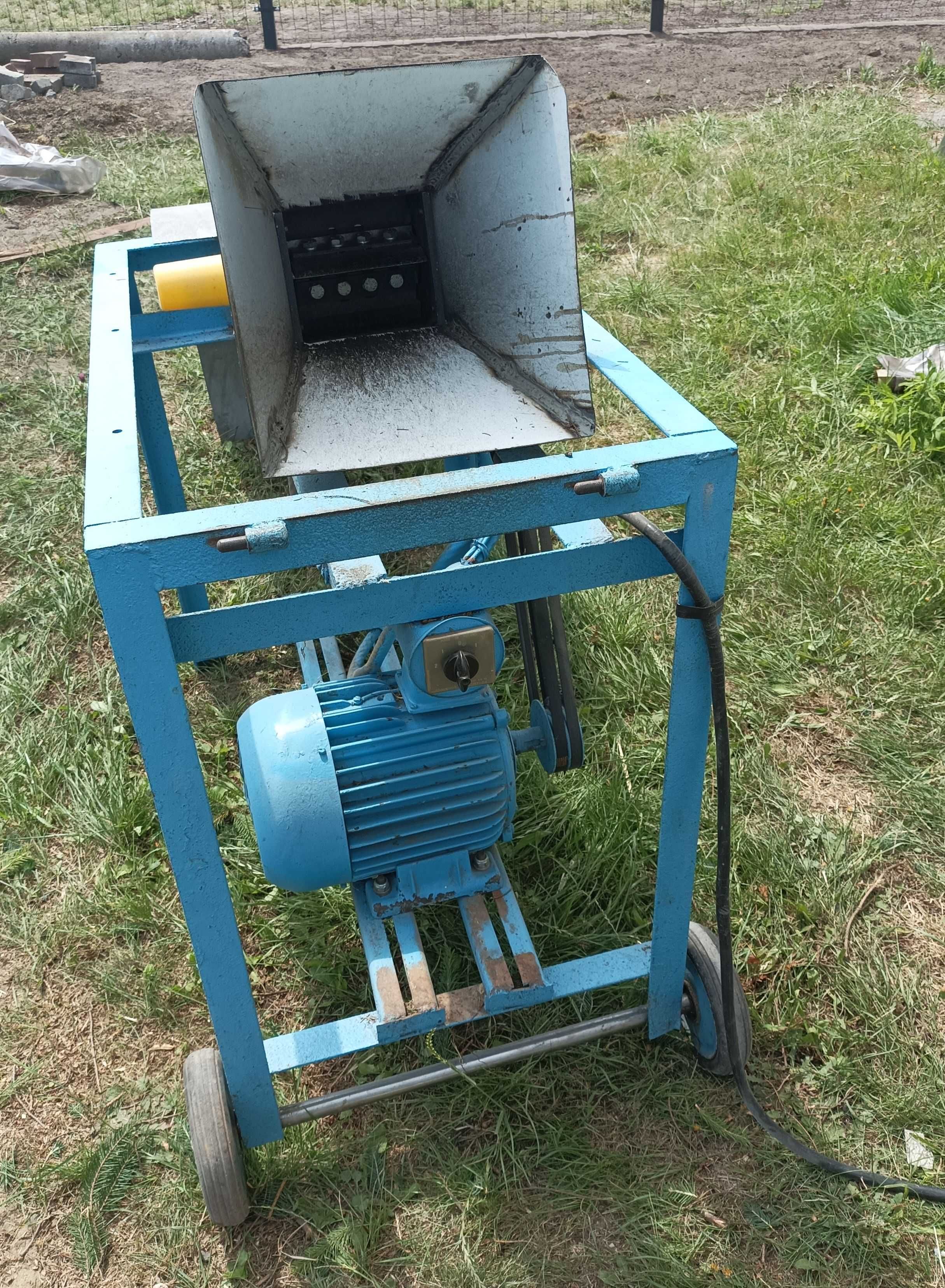 Rębak / rozdrabniacz do gałęzi REMET CNC na siłę 400V